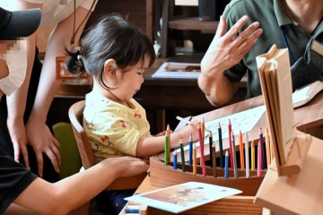 富山　家具　おしゃれ　無垢材　富山駅近く　こども椅子　キッズチェア