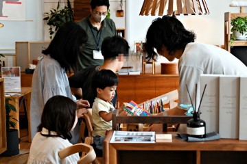 富山　家具　おしゃれ　無垢材　富山駅近く　こども椅子　キッズチェア